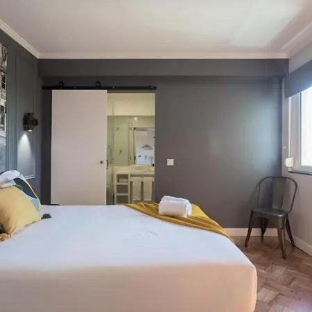 Airport Charming By Lovelystay Lisbon