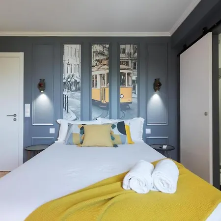 Apartment Airport Charming By Lovelystay