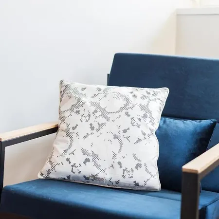 Apartment Airport Charming By Lovelystay *