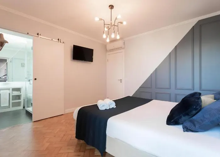 Airport Charming By Lovelystay