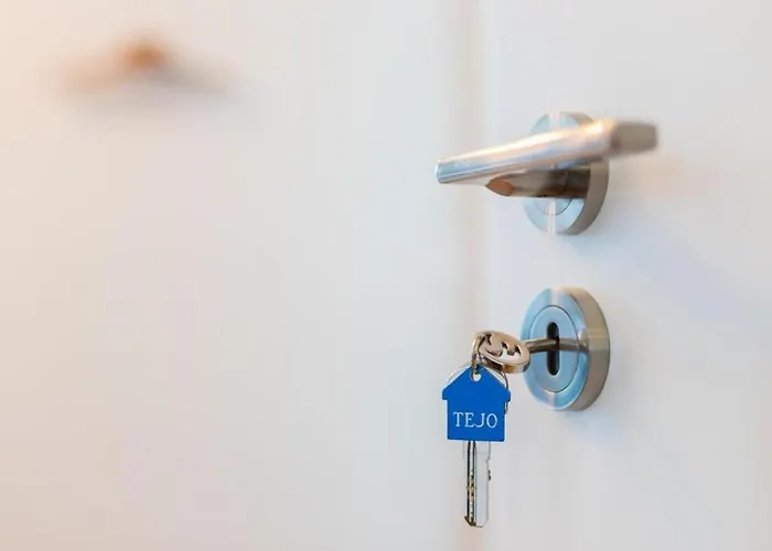 Apartment Airport Charming By Lovelystay *