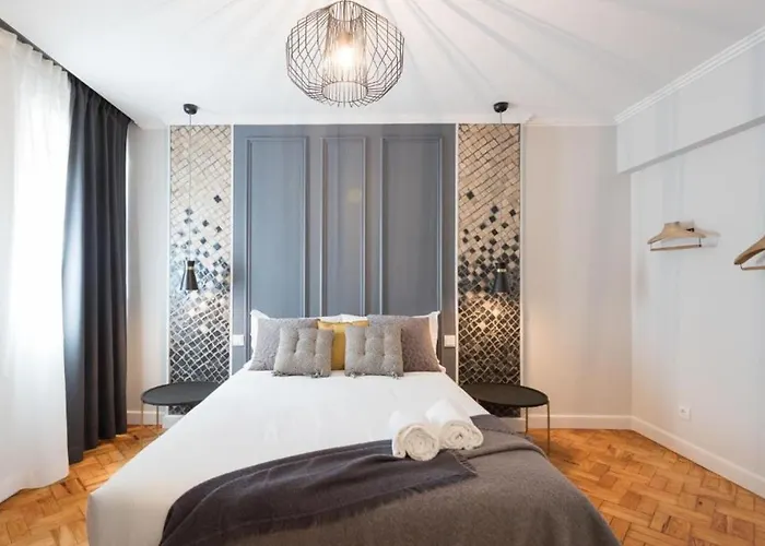 Airport Charming By Lovelystay