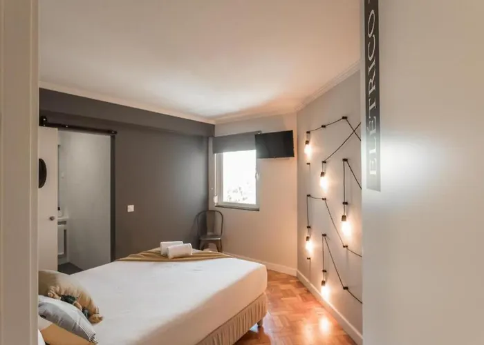 Airport Charming By Lovelystay *