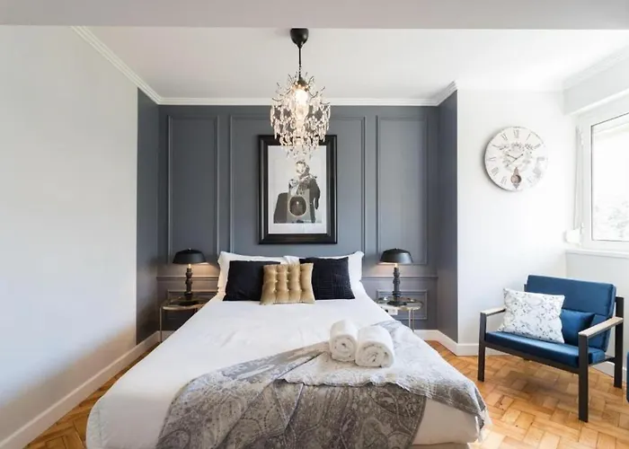 Apartment Airport Charming By Lovelystay *