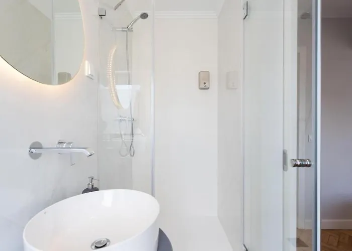 Airport Charming By Lovelystay Apartment